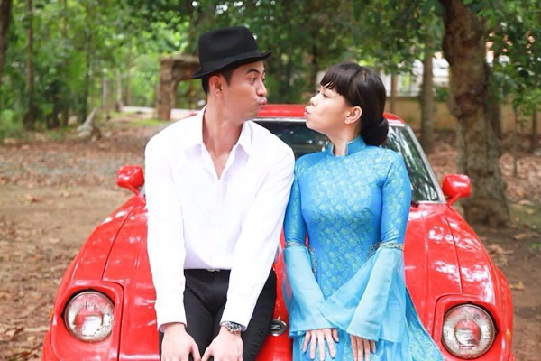 Đảm nhận vai 2 cô đào hát là Việt Hương và Kim Hiền, còn người thể hiện nhân vật Hai Thiện - một thanh niên vừa hiền lành, chân chất vừa toan tính, mưu mô, thậm chí thủ đoạn đến lạnh người là gương mặt trẻ Quốc Bảo.