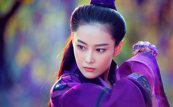 Vẻ đẹp gợi cảm của Trương Hinh Dư luôn được khai thác trên màn ảnh, dù phim hiện đại hay cổ trang đều cuốn hút mọi ánh nhìn. Chính vì vậy, khán giả chỉ thấy được hình ảnh bên ngoài, còn cuộc sống nội tâm của các vai diễn vô tình bị chê khuất. Vả lại, do chưa có được một nhân vật thật sự đủ cân lượng để phát huy diễn xuất nên Trương Hinh Dư vẫn là 