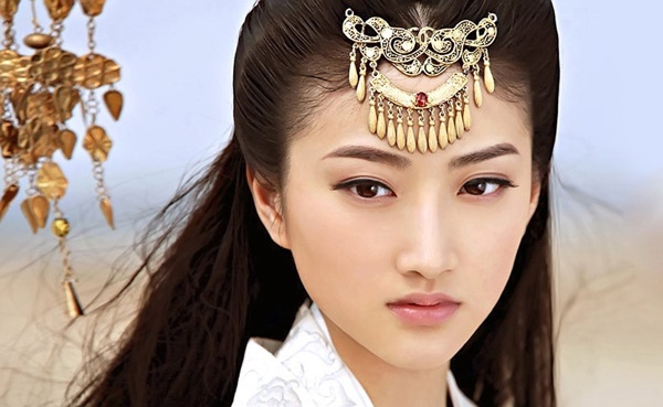 Là mỹ nhân mới được lăng xê, có nhiều cơ hội của màn ảnh Hoa ngữ, song Cảnh Điềm chỉ khiến khán giả nhớ đến qua vẻ đẹp lung linh, còn diễn xuất thì cứ nhàn nhạt, xứng với danh hiệu 