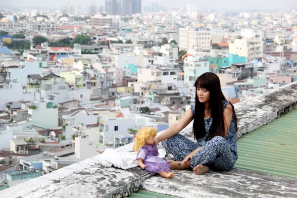 Bộ phim Cha rơi là lời nhắc nhở nhẹ nhàng về lòng hiếu thảo và bổn phân làm con với cha mẹ, bổn phận giữa con người và con người, phát sóng lúc 21h thứ hai đến thứ sáu hằng tuần từ 16/9 trên VTV9.