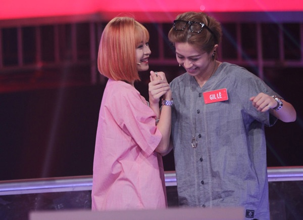 Đừng để tiền rơi (mua bản quyền từ nhà sản xuất Edemol) là gameshow có giải thưởng lớn nhất hiện nay, lên đến 200 triệu đồng mỗi chương trình, phát sóng trên VTV3 lúc 20h thứ năm hàng tuần. 