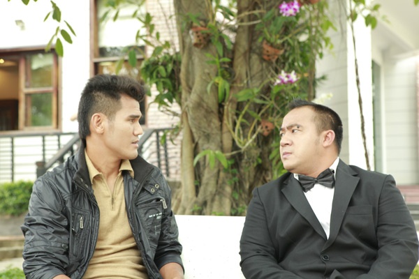 Cầu thủ Phan Thanh Bình và Hiếu Hiền.