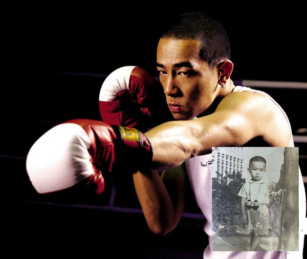 Anh chàng Vi Tiểu Bảo trong bản dựng Lộc đỉnh ký TVB cho biết lúc nhỏ, gia đình anh nghèo đến mức ăn bữa nào lo bữa nấy. Không muốn trở thành gánh nặng nên mới xong lớp 7 anh đã bỏ học để ra đồng làm ruộng. Vì ngày bé ốm đói, lại giang nắng suốt ngày nên người anh cứ teo tóp, đen đúa, nhìn giống nông dân hơn là nghệ sĩ.