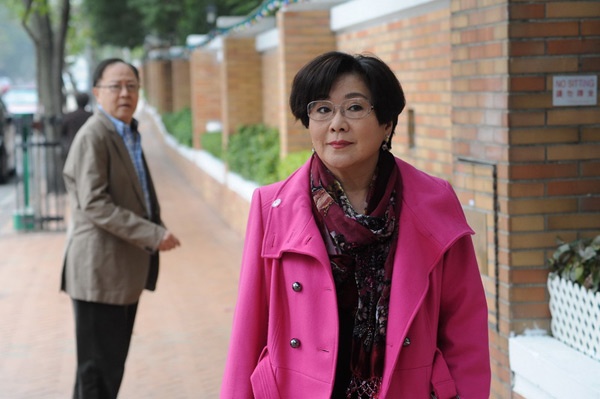 Nữ nghệ sĩ Lý Tư Kỳ tuy không còn xuân sắc nhưng sự xuất hiện của bà luôn hấp dẫn khán giả.