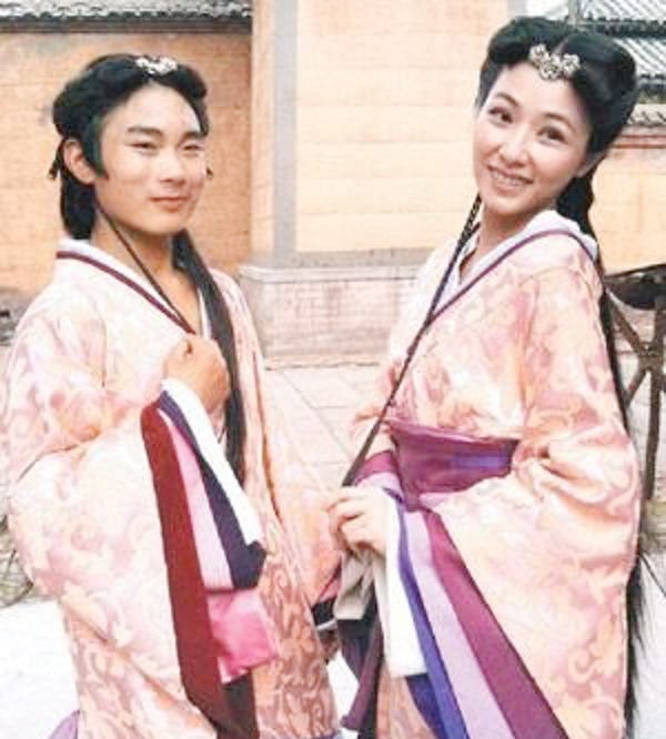 Trong bộ phim truyền hình Họa bì, Trần Di Dung có đến 2 diễn viên - một nam, một nữ đóng thế,