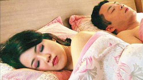 Trong bộ phim Sau cơn mưa mặt trời rực rỡ, Dương Quý My (2014) - nữ diễn viên Đài Loan, chủ nhân của nhiều giải thưởng uy tín, đóng vai người phụ nữ đau khổ khi không có con trai nối dõi tông đường cho nhà chồng. Để thể hiện khát khao được làm mẹ, Dương Quý My đã chủ động xin đạo diễn một cảnh nóng với nam diễn viên Kiểm Dương đóng vai người chồng.