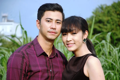 Quốc Bảo và Hoa hậu Thu Thảo đã có vai diễn lớn trong bộ phim Người thương kẻ nhớ.