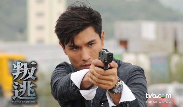 Được TVB lăng xê sau nhiều năm long đong, vất vả với những vai phản diện, Trần Triển Bằng đã chiếm được tình cảm của khán giả với nhân vật Trang Hữu Chính trong bộ phim Nội gián. Đó là một cảnh sát tinh nhuệ của Tổ trọng án, được phái làm cớm chìm, len chân vào tổ chức tội phạm. Vì có nhiều kinh nghiệm đóng vai ác nên cuộc hóa thân của Trang Hữu Chính được Trần Triển Bằng thể hiện ấn tượng.