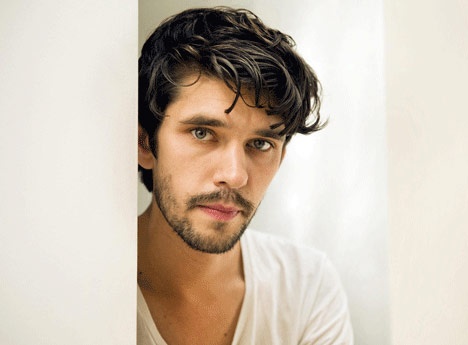 Diep vien Q cua phim 007 dong vai dong tinh hinh anh