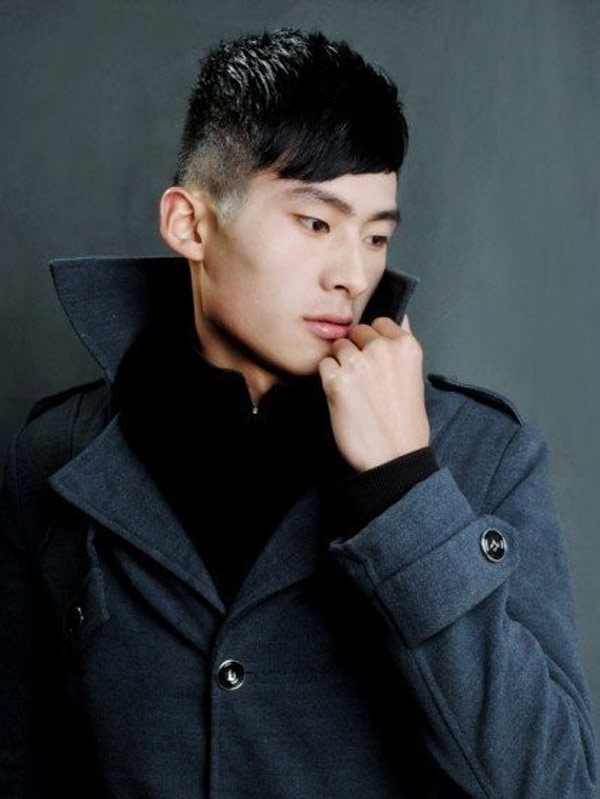 Hàng Hải là chàng người mẫu Trung Quốc đáng thương nhất khi bị một gã đàn ông bệnh hoạn lừa vào khách sạn, cho uống thuốc ngủ và cưỡng bức đến chết. Vụ án đã gây chấn động làng giải trí Hoa ngữ.