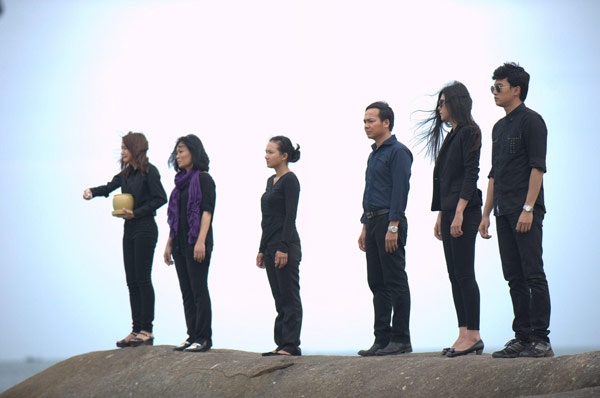 Cùng với Đức Hải, bộ phim còn có mặt Ôn Bích Hằng, Thúy Phượng, Quốc Trường, Thanh Duy, Việt Hà, Trường Thịnh, Cát Tường…