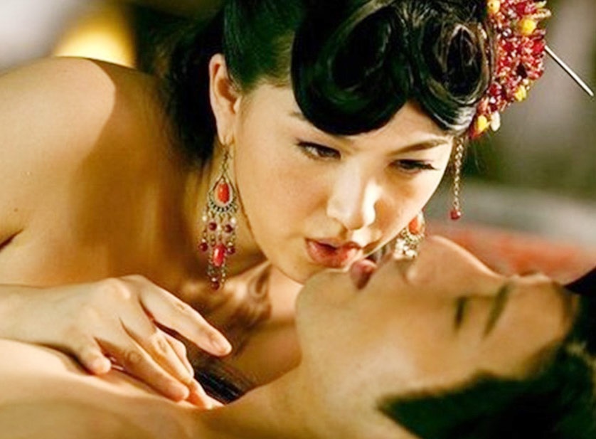 Nhung sao Hoa ngu dong canh nong truoc mat nhieu nguoi hinh anh