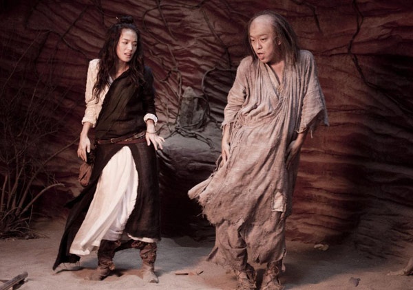 Nhiều người nhận xét, với vai Tôn Ngộ Không trong bộ phim Tây du ký - Mối tình ngoại truyện (2013) của Châu Tinh Trì, diễn xuất và duyên hài của Hoàng Bộ đã được phát huy tối đa. Chính “Vua phim hài” Hong Kong đã dành cho “Vua phim hài” Trung Quốc những lời khen lên tận mây xanh.