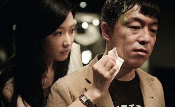 Không diễn hài, không chọc cười, trong bộ phim 101 lời cầu hôn (2013), Hoàng Bột đảm nhận vai kiến trúc sư thật thà với mơ ước tìm được một người vợ hiền thảo nhưng đã qua 100 lần cầu hôn vẫn không thành. Và đối tượng anh cầu hôn lần thứ 101 là một cô gái chân dài xinh đẹp do Lâm Chí Linh đóng.