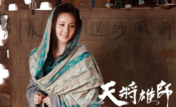 Phim Thành Long không bao giờ thiếu mỹ nhân, trong Thiên tướng hùng sư là 2 gương mặt mới Lâm Bằng và Vương Nhược Tâm.