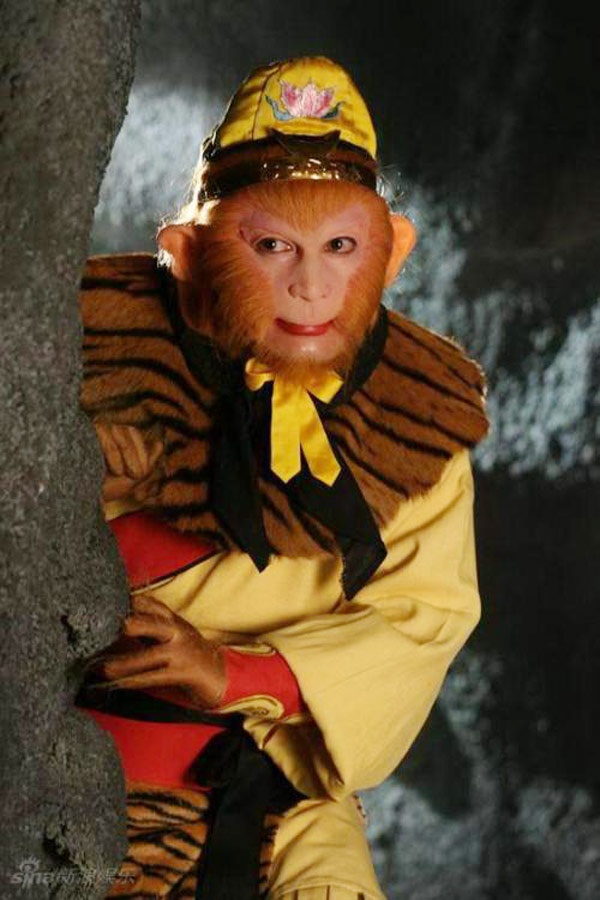 Lục Tiểu Linh Đồng vừa đóng vai Ngô Thừa Ân vừa hóa thân thành Tôn Ngộ Không.