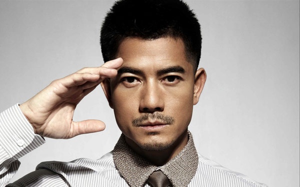 Vì say mê nhảy múa nên sau khi hoàn thành chương trình cấp 2, Quách Phú Thành quyết định đi học vũ đạo. Năm 19 tuổi, anh thi tuyển vào lớp đào tạo diễn viên múa của TVB, vượt qua 3.000 người để lọt vào danh sách 30 học viên chính thức. Từ một vũ công bình thường, bằng nghị lực phi thường, Quách Phú Thành đã trở thành một ca sĩ, diễn viên tên tuổi.