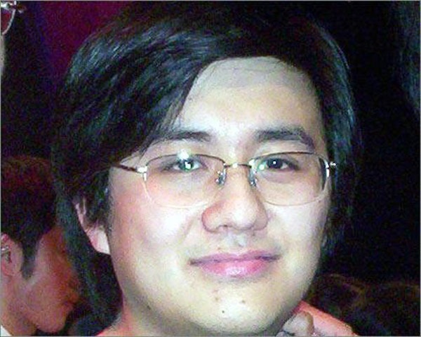 Theo báo chí Trung Quốc, Triệu Hân Bồi là sao nhí có trình độ học vấn cao nhất màn ảnh Hoa ngữ. Năm 1999, sau khi tốt nghiệp khoa Công nghệ máy tính ở trường Đại học Bắc Kinh, anh dành thêm 5 năm để hoàn thành chương trình Thạc sĩ phần mềm tại Viện Khoa học Trung Quốc. Năm nay 35 tuổi (sinh ngày 31/1/1977), Triệu Hân Bồi gần như tách biệt với thế giới nghệ thuật, chỉ thỉnh thoảng xuất hiện trên truyền hình trong các cuộc gặp gỡ với ê kíp làm phim Tây du ký 1986.