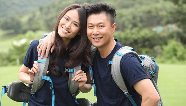 Là dân thể thao nên đại kiện tướng thể dục dụng cụ Lý Tiểu Bằng không ngại bất cứ thử thách nào, tại bất cứ quốc gia nào vì bên cạnh anh có cô vợ xinh đẹp Lý An Kỳ giỏi tiếng Anh do trưởng thành ở Mỹ.