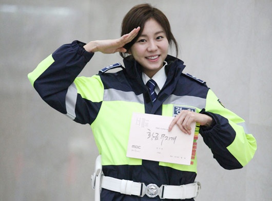 Nguoi tinh tin don cua Kim Hyun Joong dong vai canh sat hinh anh