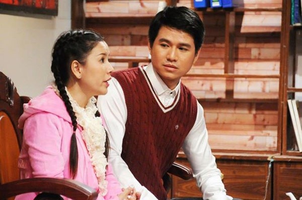 Trong khi các đồng nghiệp lấn sân phim ảnh thì chàng MC Vũ Mạnh Cường của Đài truyền hình TP.HCM lại khai phá khả năng diễn xuất của mình trong nhiều vở kịch truyền hình: Dưới chân Thạch Bì Sơn, Hồi ức vinh quang, Tìm nắng, Đêm hoàng lan… So với phim, kịch đòi hỏi gắt gao hơn, cả về hình thể lẫn đài từ nhưng anh đã hoàn thành tốt công việc “tay trái” của minh, được các đạo diễn khen ngợi. Sau khi cùng Á hậu Thụy Vân làm MC Chung kết Hoa hậu Việt Nam 2014 khu vực toàn miền Bắc, Vũ Mạnh Cường đang chuẩn bị lên sàn tập, ghi hình một vở kịch mới. 