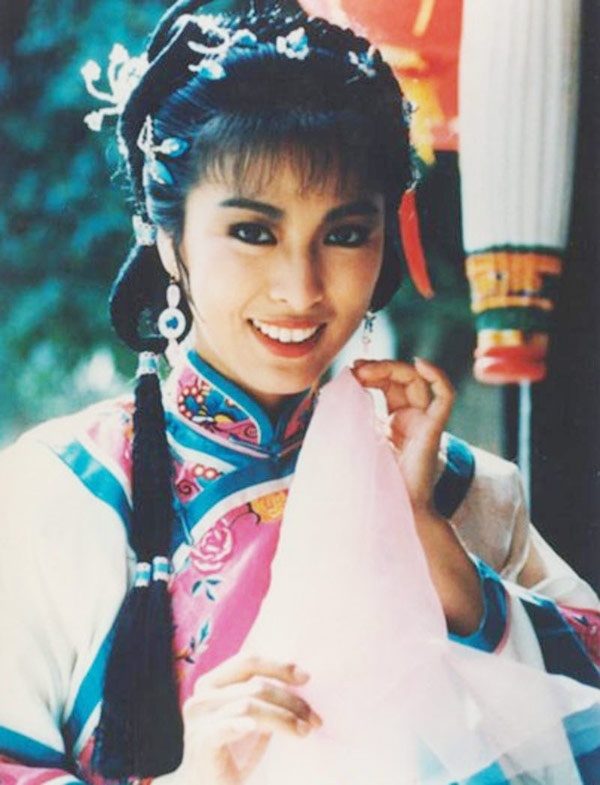 Được xem là một trong những mỹ nhân cổ trang của truyền hình Hong Kong thập niên 70 ở thế kỷ trước, Mễ Tuyết đã gắn liền tên tuổi với hình tượng tiểu thư đỏng đảnh, lém lỉnh như Hoàng Dung (phim Anh hùng xạ điêu 1976), Chu Thất Thất (phim Võ lâm ngoại sử), Viên Tử Y (phim Tuyết sơn phi hồ)… Dù xuất hiện trên màn ảnh nhỏ ATV hay TVB, cô vẫn tạo được sức hút bằng sự biến hóa đa dạng, có thể lấy nước mắt khán giả qua những vai bi, song cũng dễ dàng khiến khán giả ghét khi thể hiện những nhân vật phản diện.