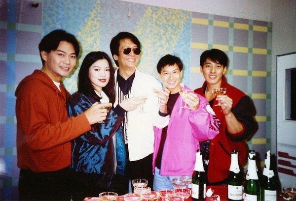 Bước khởi đầu của Lưu Cẩm Linh khá may mắn vì được ATV trọng dụng, lăng xê qua nhiều bộ phim, có thể kể đến như Mãn Thanh thập tam hoàng triều, Kiếm thần, Xung xuất học viên, Long tuyền kỳ hiệp, Hoàn ngã kim sanh, Liệt hỏa hùng tâm, Long tại giang hồ… 