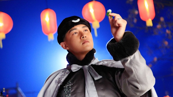 Từng là Gia Cát Lượng trong Tân Tam quốc, là Tô Đông Pha trong tác phẩm cùng tên nhưng Luc Nghị chỉ được đưa vào danh sách những mỹ nam cổ trang Hoa ngữ khi anh xuất hiện với vai Hằng Thái trong bộ phim Cung tỏa Liên Thành của nhà sản xuất Vu Chính. Mặc dù đã 38 nhưng anh vẫn thuyết phục khán giả khi thể hiện hình ảnh một Hằng Thái 18 tuổi. 