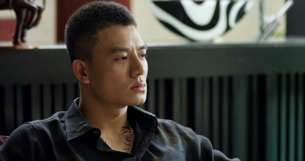 Hiếu Nguyễn: Trong vai Hưng Mã - “tình hận” của Hương Ga, Hiếu Nguyễn thể hiện những tính cách cần có của một gã trai đẹp, giang hồ nhưng lại vô cùng hèn nhát.