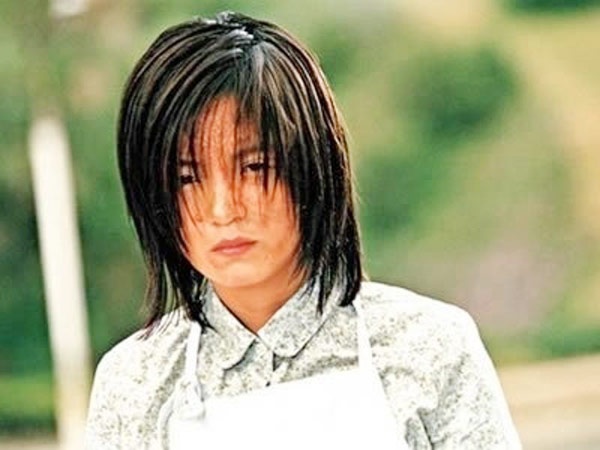 Tuy chỉ xuất hiện với tư cách diễn viên khách mời, song nhân vật A Mai trong bộ phim điện ảnh Đội bóng Thiếu Lâm của Châu Tinh Trì do Triệu Vy thể hiện tạo được ấn tượng khó quên. Cô đã hy sinh gương mặt xinh đẹp của mình để hóa thân vào vai cô gái xấu xí bán bánh bao có võ công cao cường.