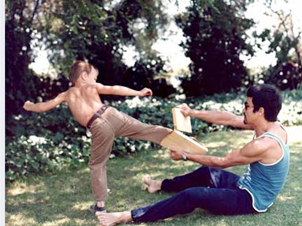 Từ bé, Lý Quốc Hào đã được cha dạy võ.