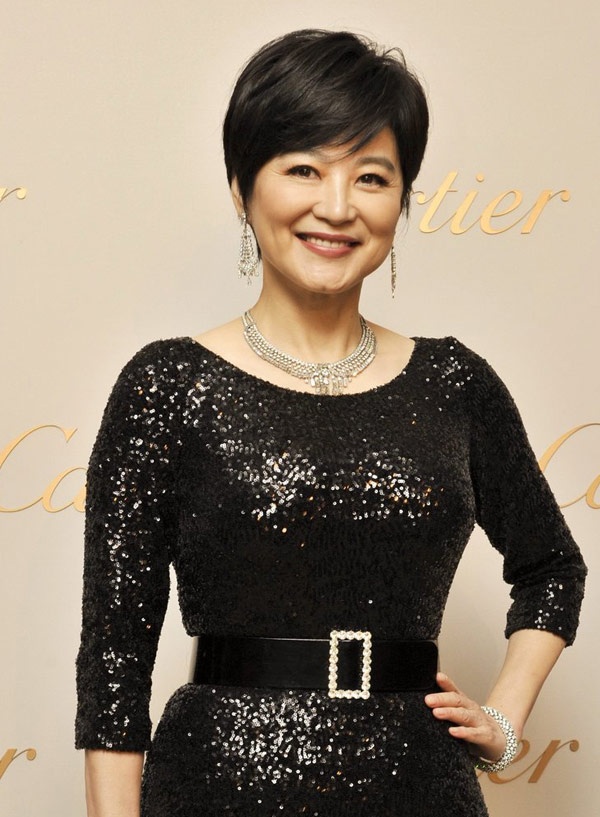 Mỹ nhân xứ Đài Lâm Thanh Hà từng 3 lần bị bọn xã hội đen uy hiếp. Lần đầu chúng đưa ra một số tiền lớn bắt buộc cô đóng phim cho chúng, lần thứ 2 lấy danh nghĩa “xin giúp đỡ” để tống tiền và lần sau cuối lao vào phim trường dùng súng chỉa vào đầu các diễn viên, trong đó có cô.