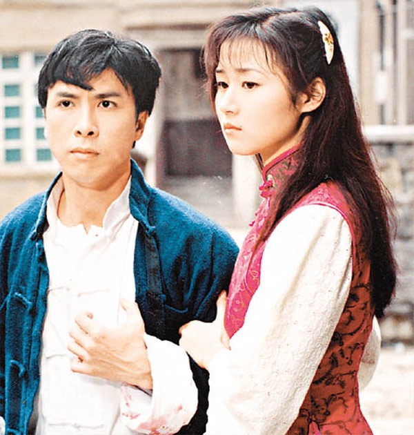 Vạn Ỷ Văn và Chân Tử Đơn từng có một thời gian yêu nhau sau khi đóng bộ phim Tinh Võ môn.