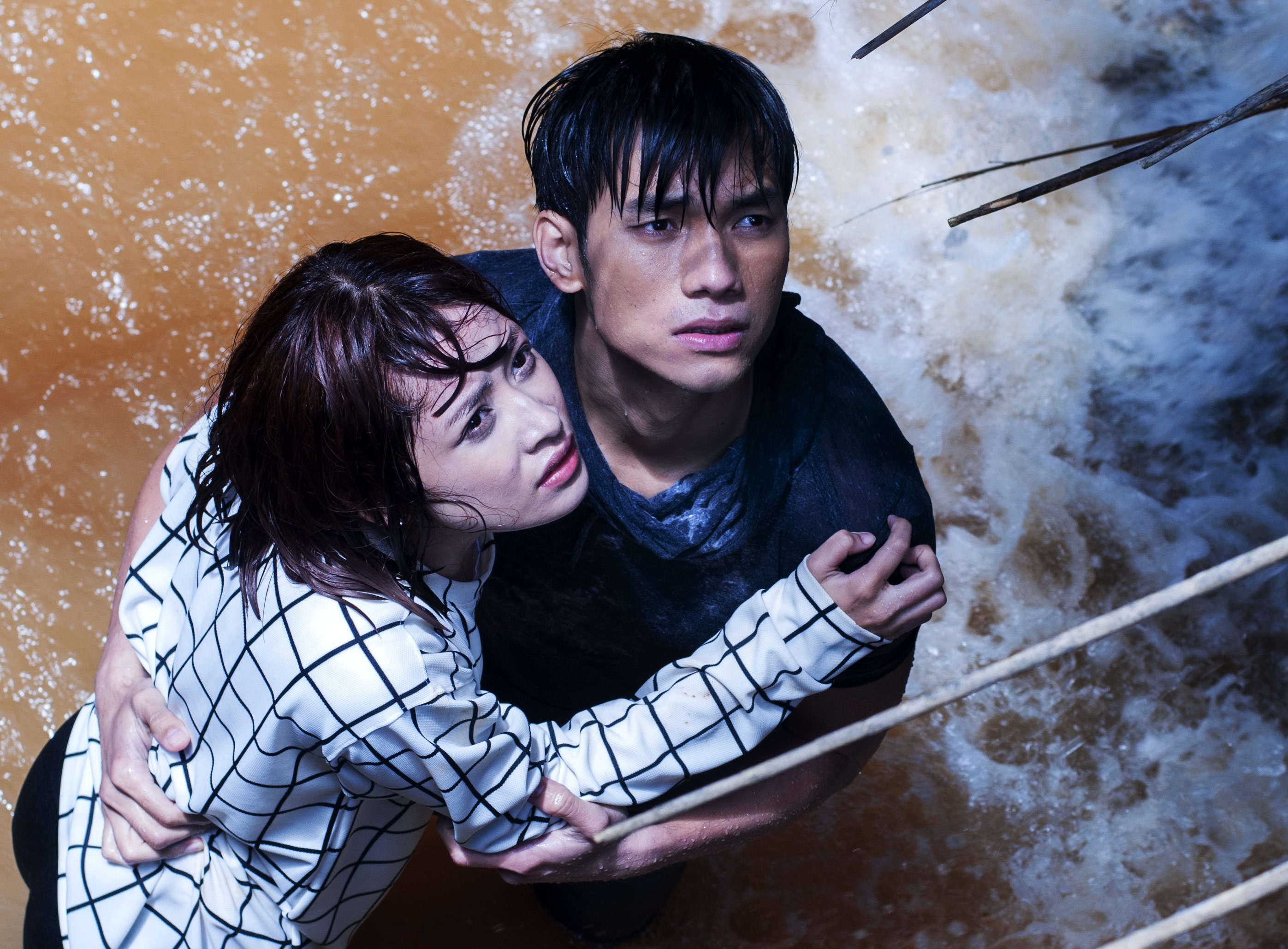 Chi Pu khoc het nuoc mat vi Nhan Phuc Vinh hinh anh