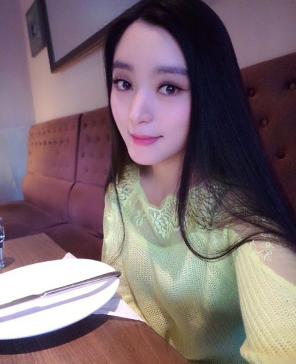 Ở một số góc chụp, Vương Á Nam giống Phạm Băng Băng đến 95% như chị em song sinh.