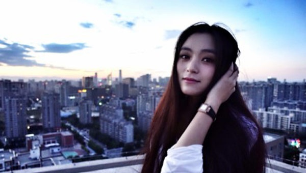 Vương Á Nam ngoài đời.