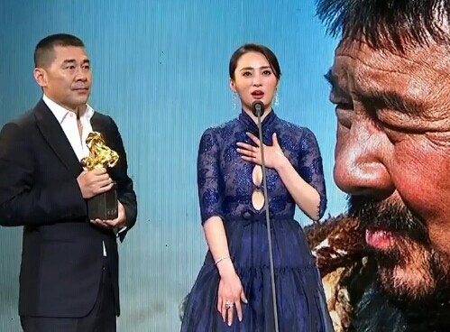 Ong vua trong ‘Chan Hoan truyen’ dai thang tai Giai Kim Ma hinh anh