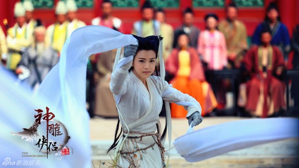 Ngay từ khi công bố Trần Nghiên Hy đảm nhận vai nữ chính trong Thần điêu đại hiệp 2014, nhiều fan đã bức xúc vì ngoại hình của cô hoàn toàn không phù hợp với khí chất “mong manh sương khói” của Tiểu Long Nữ.