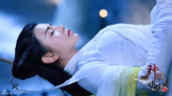 Trong số các phiên bản Thần điêu đại hiệp, Trần Nghiên Hy là nàng Tiểu Long Nữ bị ném đá nhiều nhất, phải sống trong vòng dự luận để hoàn thành vai diễn, áp lực cộng áp lực. Song, cô vẫn tự tin vào khả năng của mình.