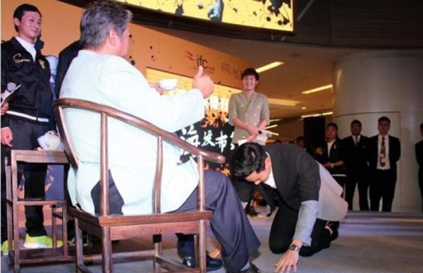 Được sự hướng dẫn của đạo diễn võ thuật Hồng Kim Bảo, Bành Vu Yến đã hoàn thành rất tốt những cảnh đánh đấm ngoạn muc trong bộ phim Hoàng Phi Hồng - Giấc mộng người anh hùng. Ngày 24/11 vừa qua, anh được đại sư huynh của Thành Long nhận làm đệ tử, thực hiện nghi thức bái sư với sự chứng kiến của nhiều người trong đoàn phim.