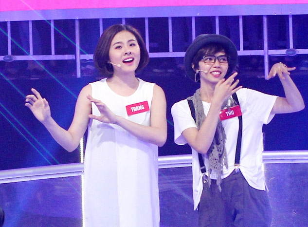 Van Trang nhi nhanh khi choi game show hinh anh