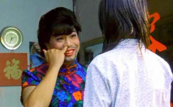 Động tác ngoáy mũi khiến khán giả nhớ đến Lý Kiện Nhân.