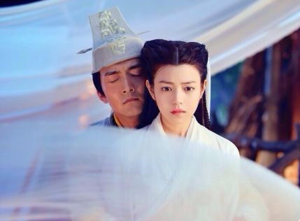 Canh Tieu Long Nu bi lam nhuc lai hung bua riu du luan hinh anh