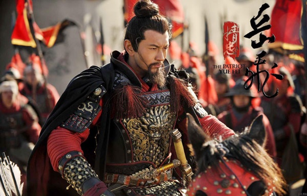 Thời gian đã giúp Huỳnh Hiểu Minh gột rửa dáng vẻ công tử, yếu đuối nên trong những tác phẩm gần đây, anh mạnh mẽ và nam tính hơn. Đặc biệt, trong bộ phim truyền hình Tinh trung Nhạc Phi, Huỳnh Hiểu Minh đã tạo dấu ấn qua hình ảnh Nhạc Phi - danh tướng lẫy lừng trong lịch sử Trung Hoa.