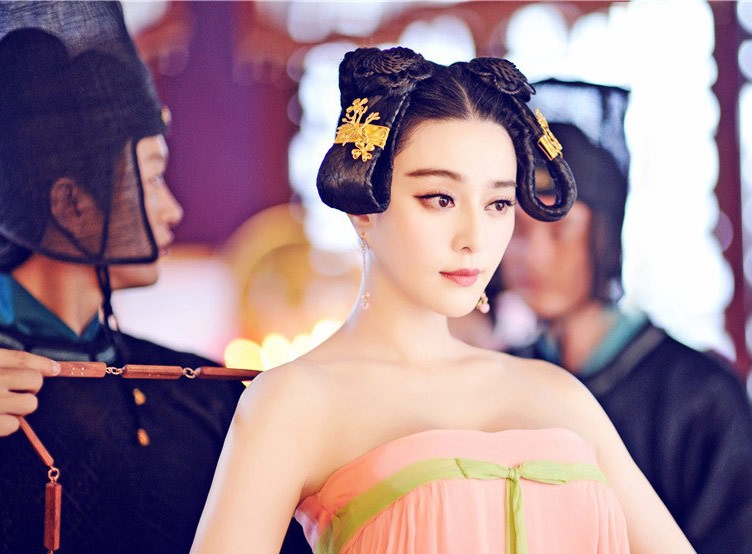 Fan ngo ngang khi Pham Bang Bang ‘cua sung lam nghe’ hinh anh