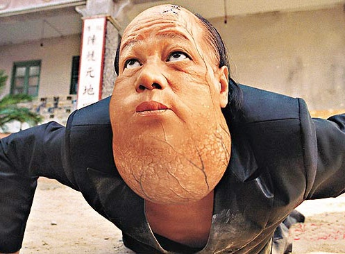 Canh quyet dau giua Chau Tinh Tri va Luong Tieu Long trong Tuyet dinh kungfu hinh anh