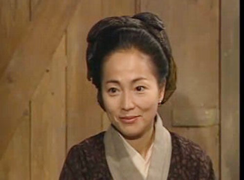 Clip khan gia thuc hien danh cho vai An Thap Nuong cua Uyen Quynh Dan hinh anh