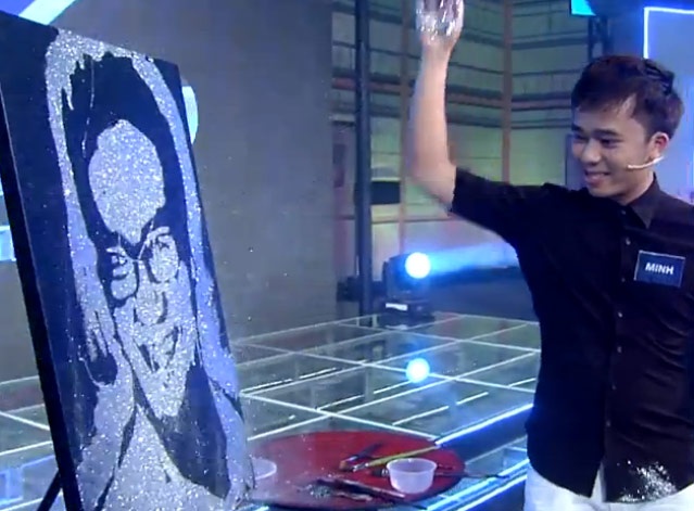 Pham Hong Minh ve chan dung Dai Nghia trong 2 phut hinh anh