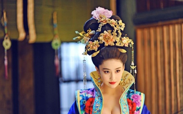 Sau Thần điêu đại hiệp 2014, Trương Hinh Dư còn 2 tác phẩm đều thuộc thể loại cổ trang là Lộc đỉnh ký 2015 và Võ Tắc Thiên cùng một bộ phim đề tài tình yêu hiện đại Vì cô đơn nên đến với nhau dự kiến lên sóng vào đầu năm tới.