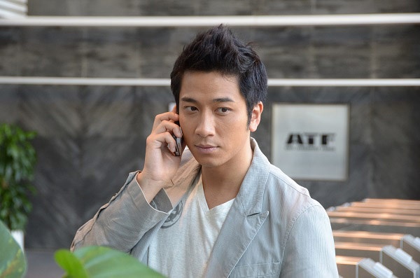 Hữu Kiệt/Alfred (Ngô Trác Hy đóng) là người sống có nguyên tắc, hiếu thảo với mẹ, ngây ngô trong tình yêu, đôi lúc vì nóng tính mà phá hỏng nhiều chuyện của anh mình.  